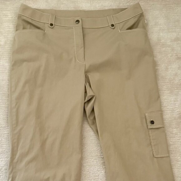 Zenergy by Chicos Khaki Cargo Capri Crop Pants Womens Large Utility Beige Travel - Picture 8 of 12
